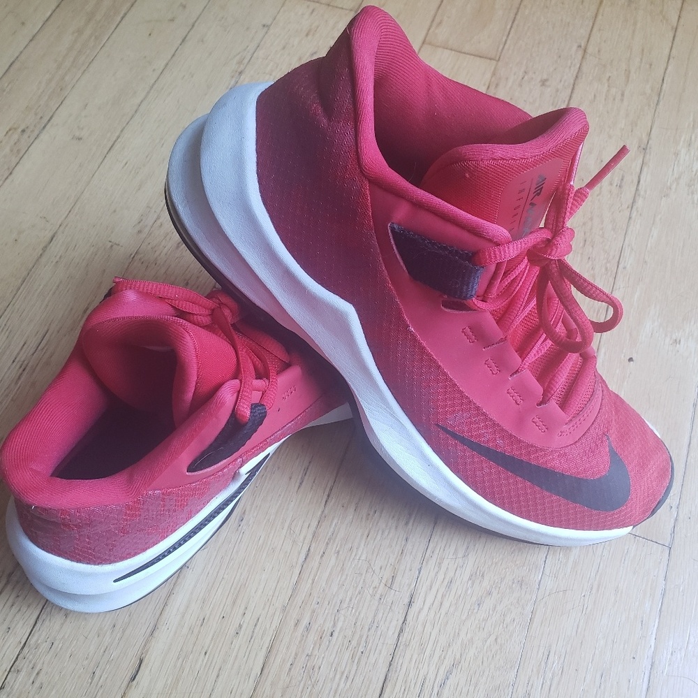 Nike Air Max Infuriate 2 Mid Men's Basketball Shoe